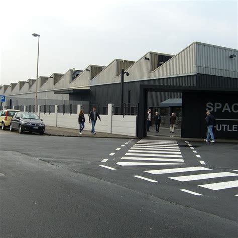 space prada outlet orari|prada store montevarchi.